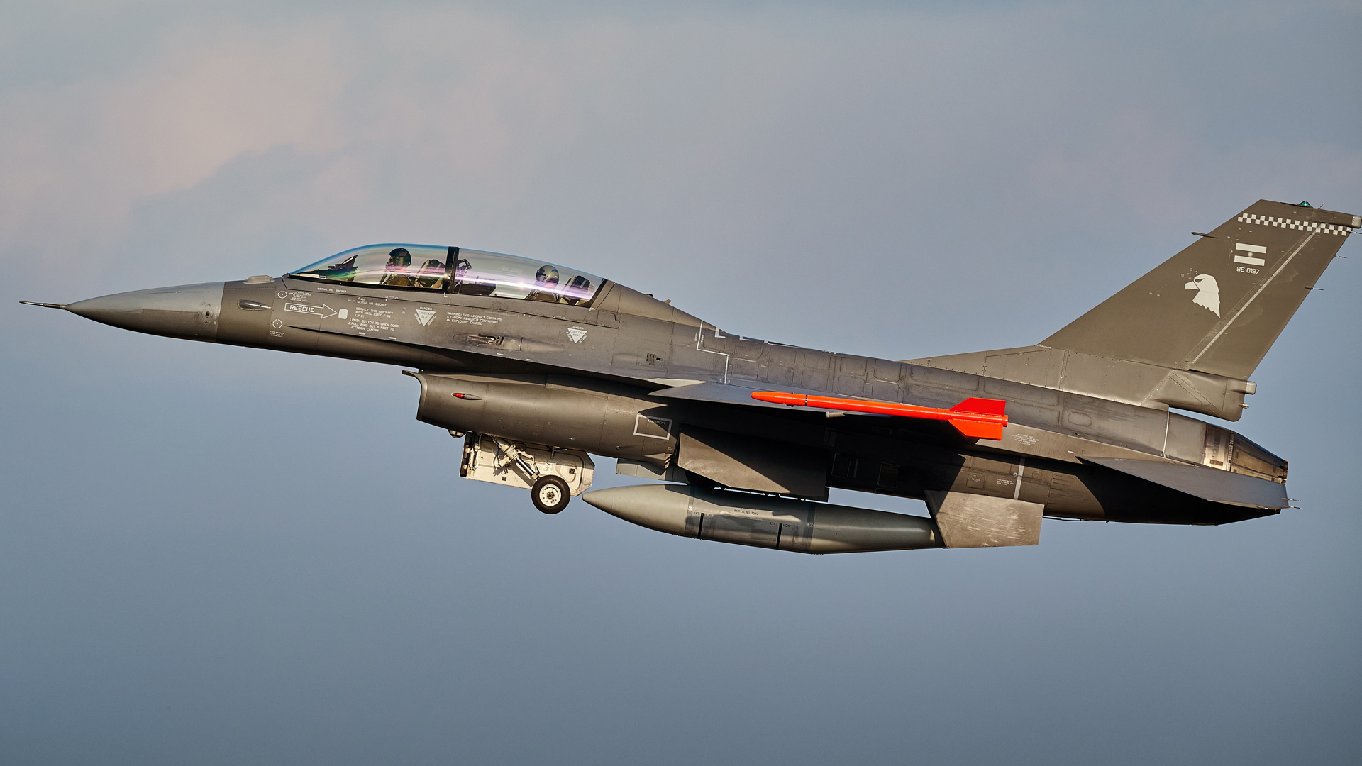 Jornada Especial F-16: demostración de capacidades del nuevo caza multirol de la Institución
